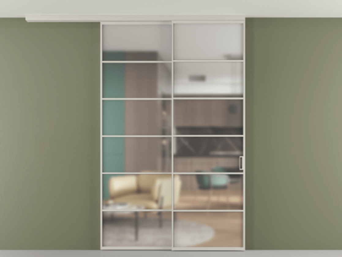 Перегородка Формато вдоль стены на потолок 2 створки с синхронным механизмом АЛПР 040.04 Алюминий тёплый серый Сатинированное стекло "Мателюкс Кристал Вижн", калёное, матовое, каленое 6 мм Цена 2321150 AMD | Volhovec