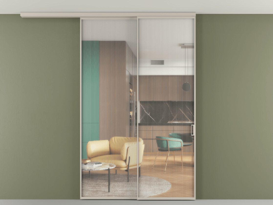 Перегородка Формато вдоль стены на потолок 2 створки с синхронным механизмом АЛПР 040.01 Алюминий светло-бежевый Рифлёное стекло "Мору", триплекс Цена 281272 ₽ | Volhovec