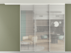 Перегородка Формато вдоль стены на потолок 3 створки с синхронным механизмом